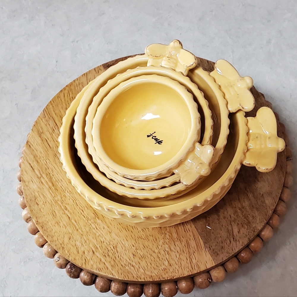 Honeycomb Stoneware Measuring Cups